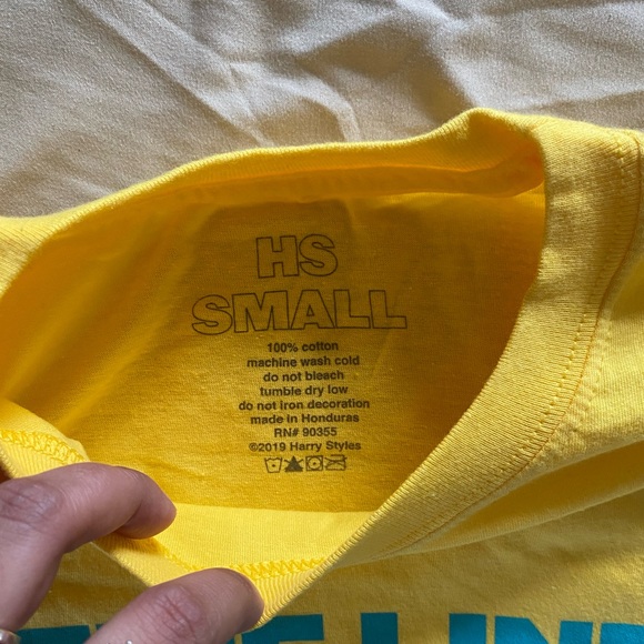 Harry Styles Yellow Fine Line Limited Edition Small Tee - Picture 3 of 3